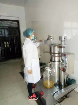 想做榨油行业,开个现榨油坊赚钱吗?(图1) 想做榨油行业,开个现榨油坊赚钱吗?(图1)